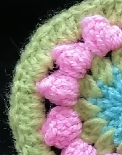 trousse-detail-rond-crochet