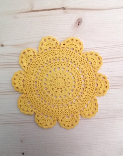 Napperon-crochet-jaune