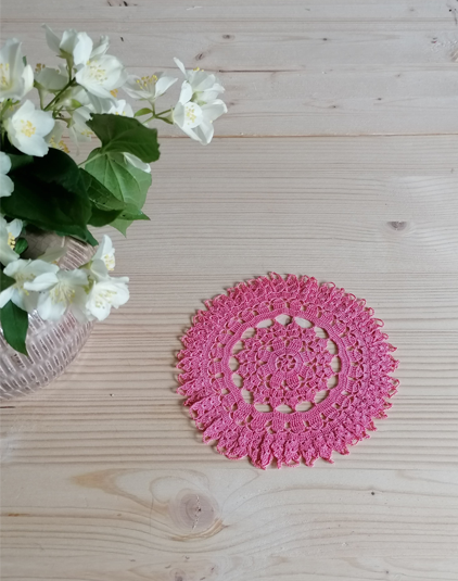 Napperon-crochet-rond-rose