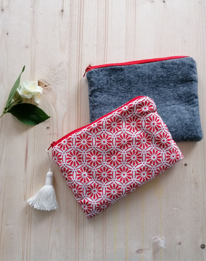 Trousse plate. rouge-et-blanc