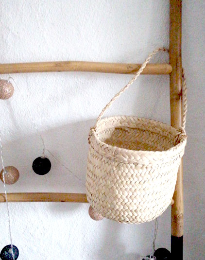 Panier à fleurs tressé en osier, avec anse et ruban blanc, Mariage